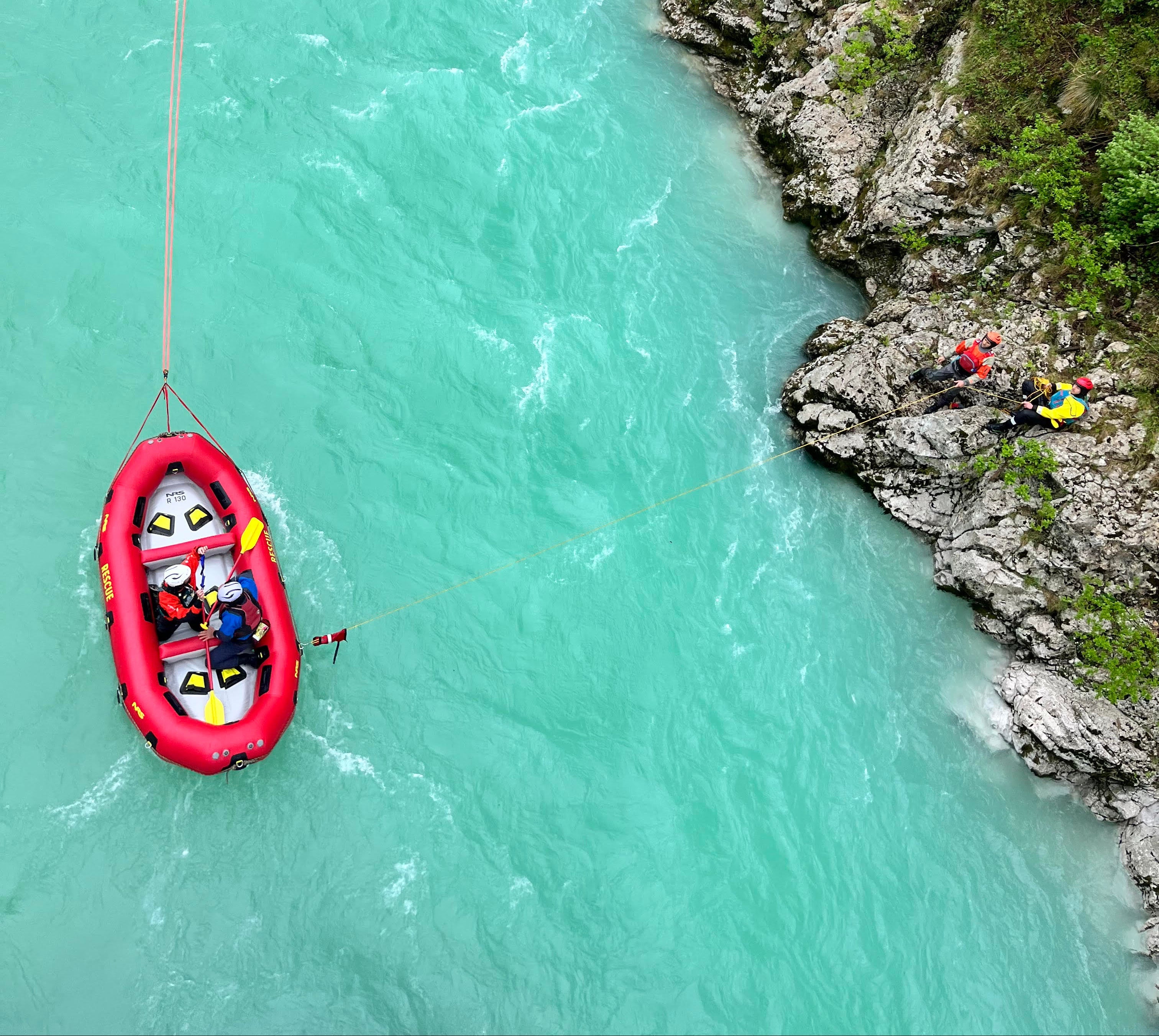 NAPIHLJIVA REŠEVALNA PLOVILA